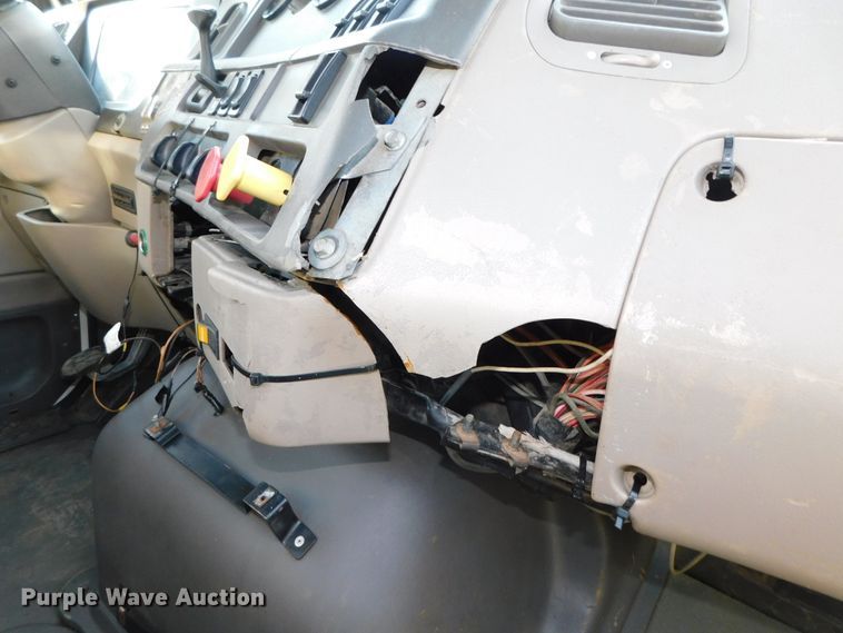 image for item DJ5863 2005 Sterling AT9500  semi truck