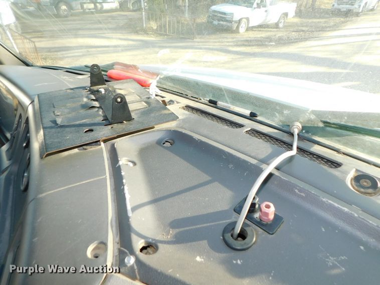 image for item DJ5863 2005 Sterling AT9500  semi truck