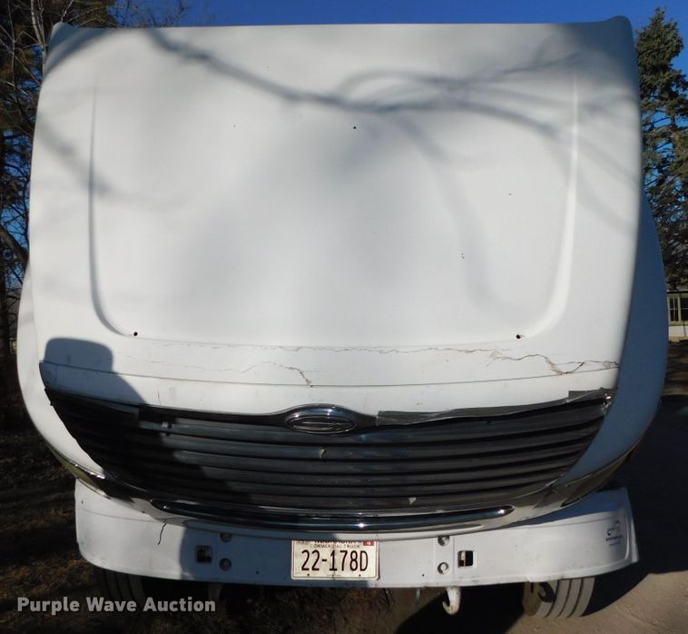 image for item DJ5863 2005 Sterling AT9500  semi truck