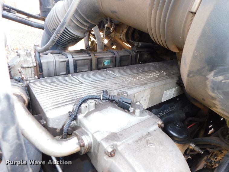 image for item DJ5863 2005 Sterling AT9500  semi truck