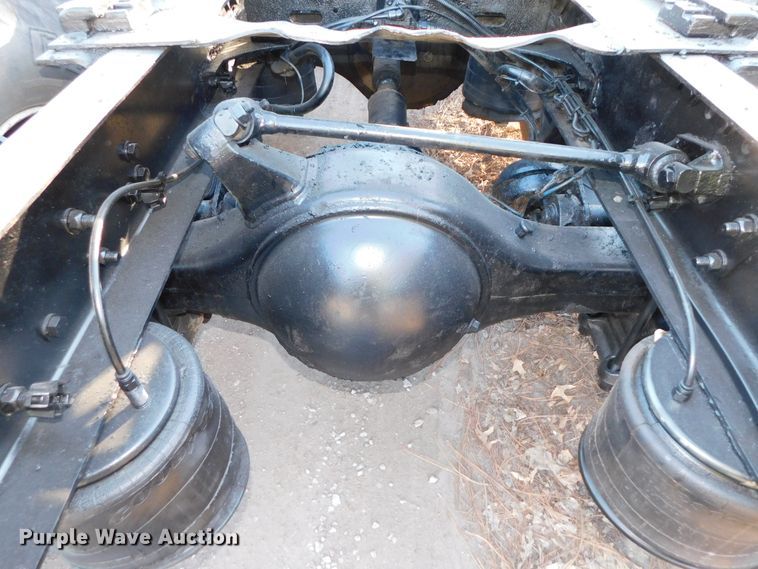 image for item DJ5863 2005 Sterling AT9500  semi truck