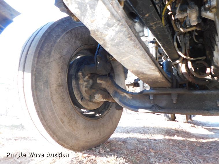 image for item DJ5863 2005 Sterling AT9500  semi truck