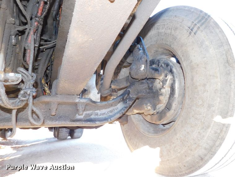 image for item DJ5863 2005 Sterling AT9500  semi truck