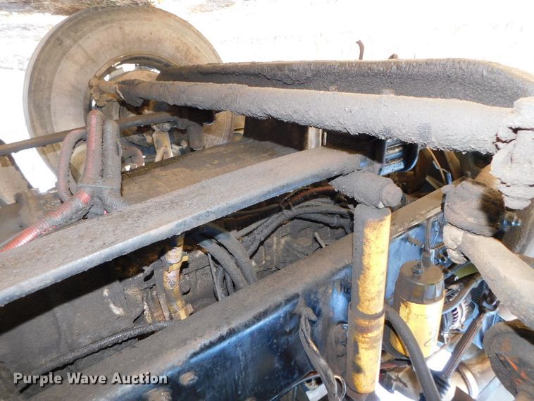 image for item DJ5863 2005 Sterling AT9500  semi truck