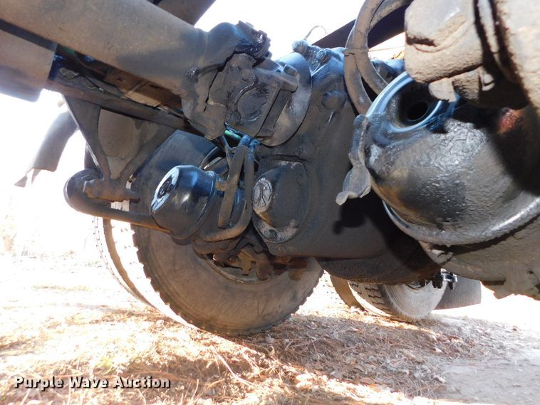 image for item DJ5863 2005 Sterling AT9500  semi truck