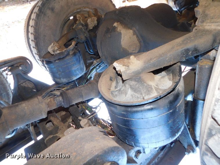 image for item DJ5863 2005 Sterling AT9500  semi truck