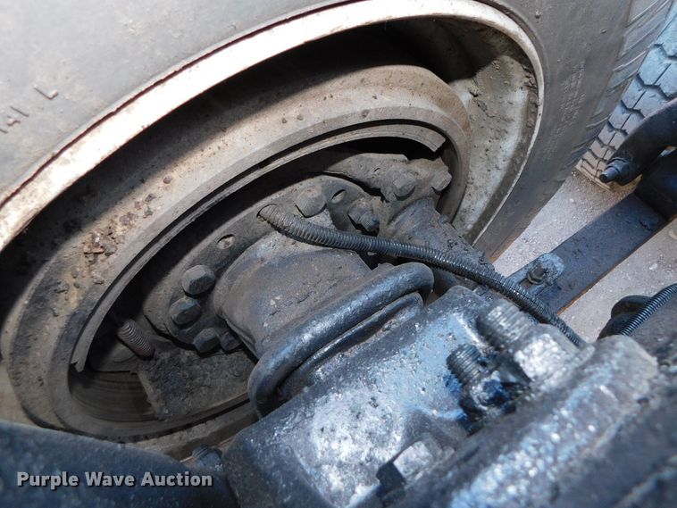 image for item DJ5863 2005 Sterling AT9500  semi truck