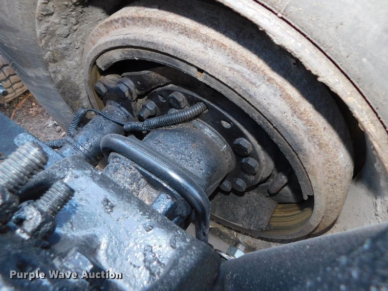 image for item DJ5863 2005 Sterling AT9500  semi truck