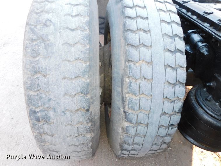 image for item DJ5863 2005 Sterling AT9500  semi truck