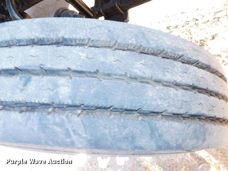 image for item DJ5863 2005 Sterling AT9500  semi truck