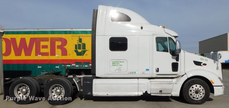 image for item DJ5870 2013 Peterbilt 587  semi truck