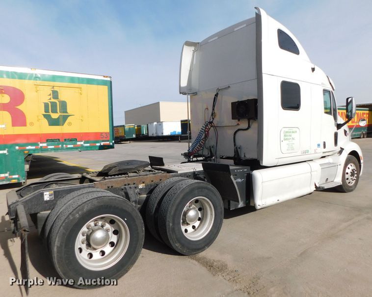 image for item DJ5870 2013 Peterbilt 587  semi truck