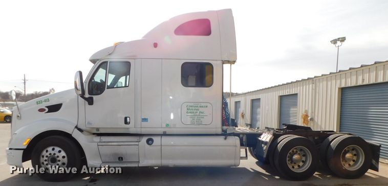 image for item DJ5870 2013 Peterbilt 587  semi truck
