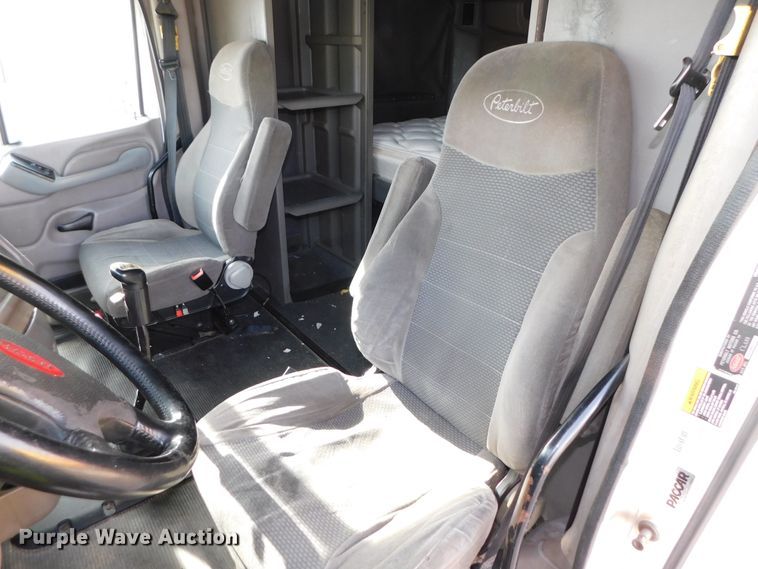 image for item DJ5870 2013 Peterbilt 587  semi truck