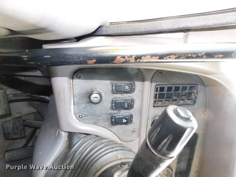 image for item DJ5870 2013 Peterbilt 587  semi truck