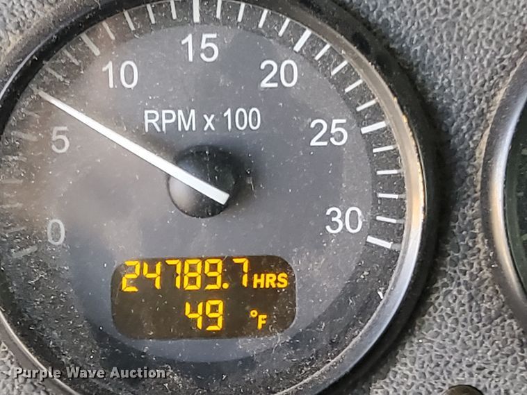 image for item DJ5870 2013 Peterbilt 587  semi truck