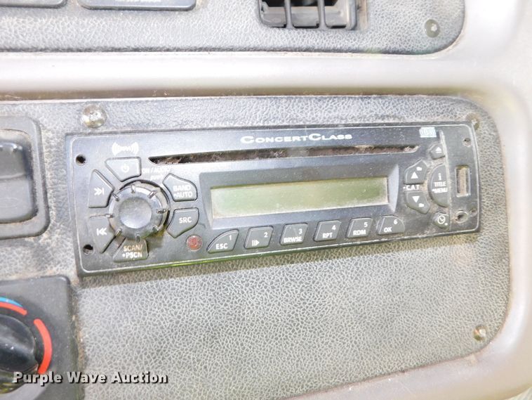 image for item DJ5870 2013 Peterbilt 587  semi truck