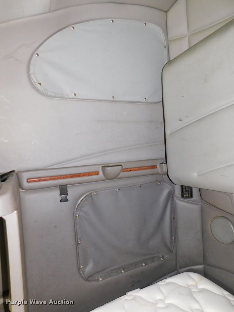 image for item DJ5870 2013 Peterbilt 587  semi truck