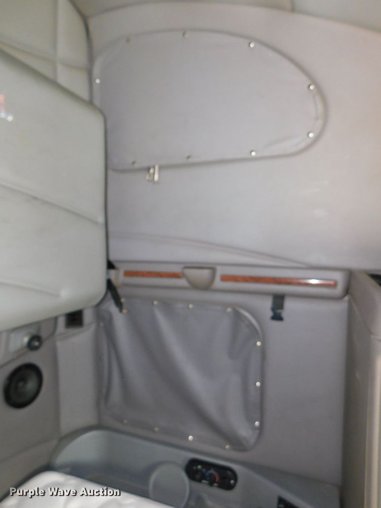 image for item DJ5870 2013 Peterbilt 587  semi truck