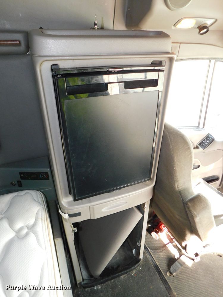 image for item DJ5870 2013 Peterbilt 587  semi truck