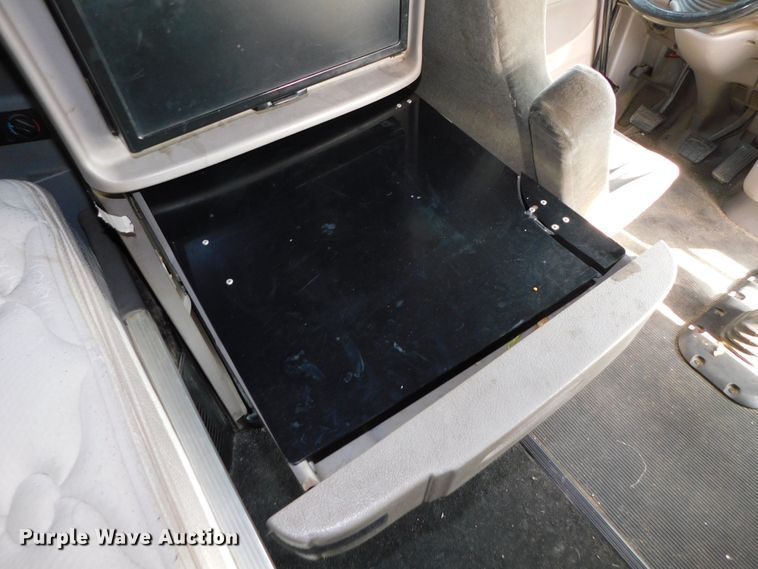 image for item DJ5870 2013 Peterbilt 587  semi truck