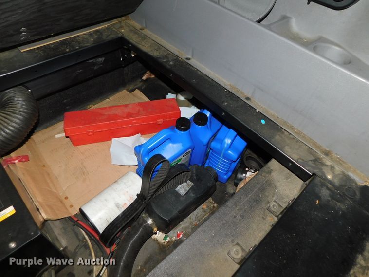 image for item DJ5870 2013 Peterbilt 587  semi truck