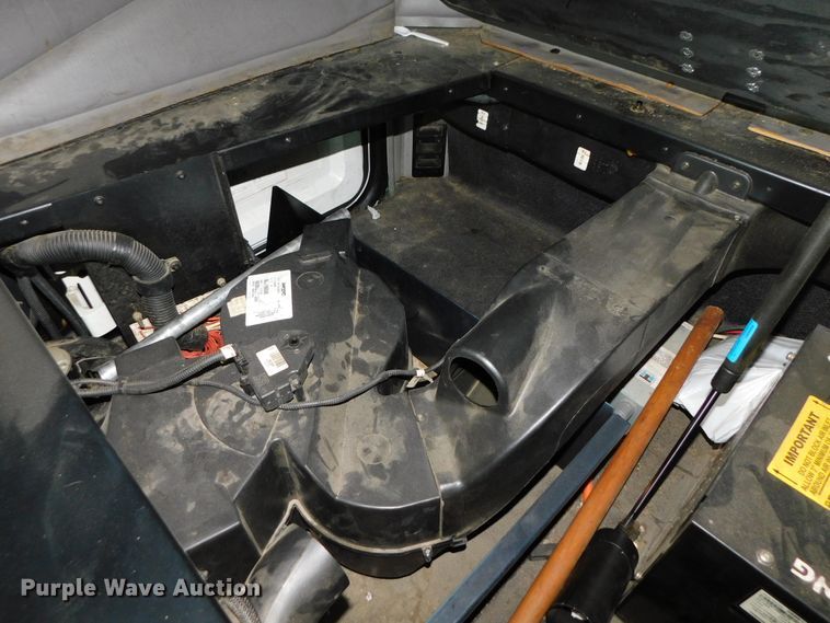 image for item DJ5870 2013 Peterbilt 587  semi truck