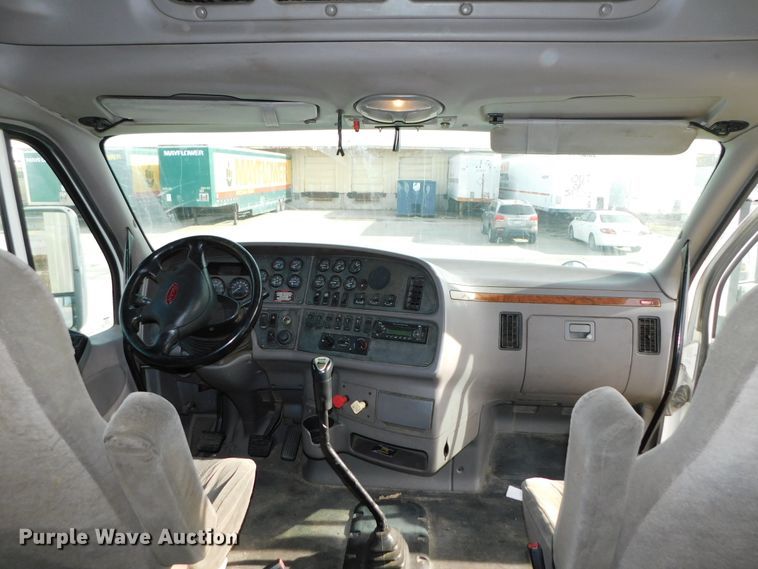 image for item DJ5870 2013 Peterbilt 587  semi truck
