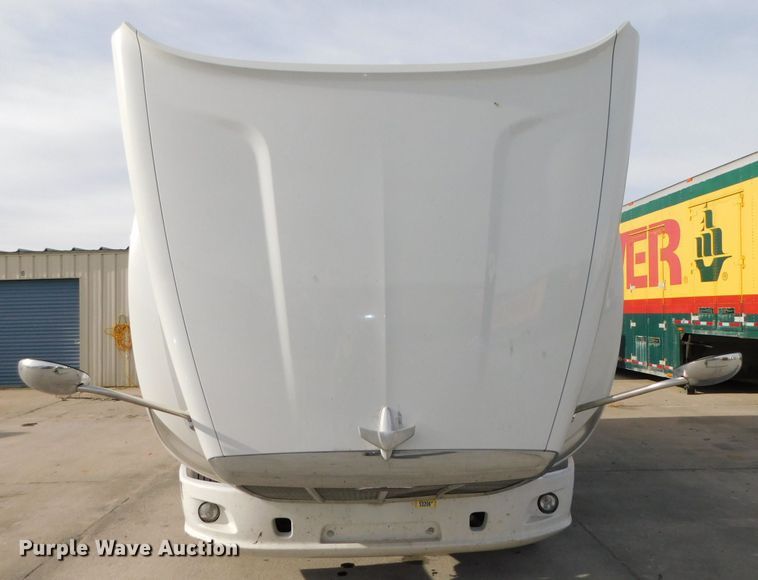 image for item DJ5870 2013 Peterbilt 587  semi truck