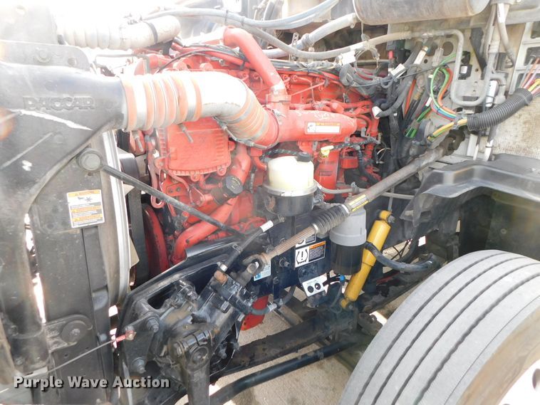 image for item DJ5870 2013 Peterbilt 587  semi truck