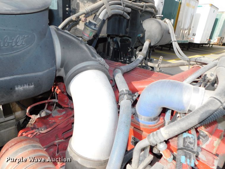 image for item DJ5870 2013 Peterbilt 587  semi truck