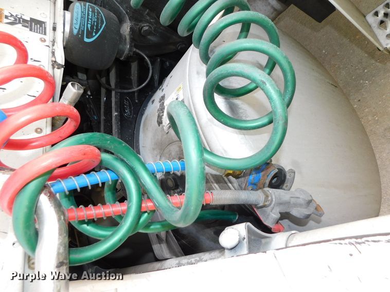 image for item DJ5870 2013 Peterbilt 587  semi truck