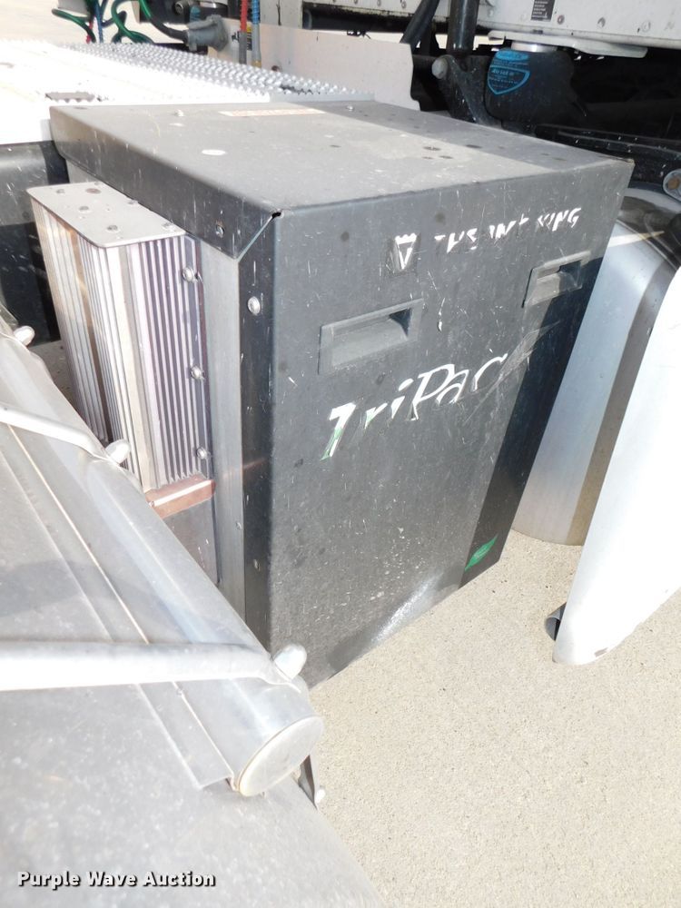 image for item DJ5870 2013 Peterbilt 587  semi truck