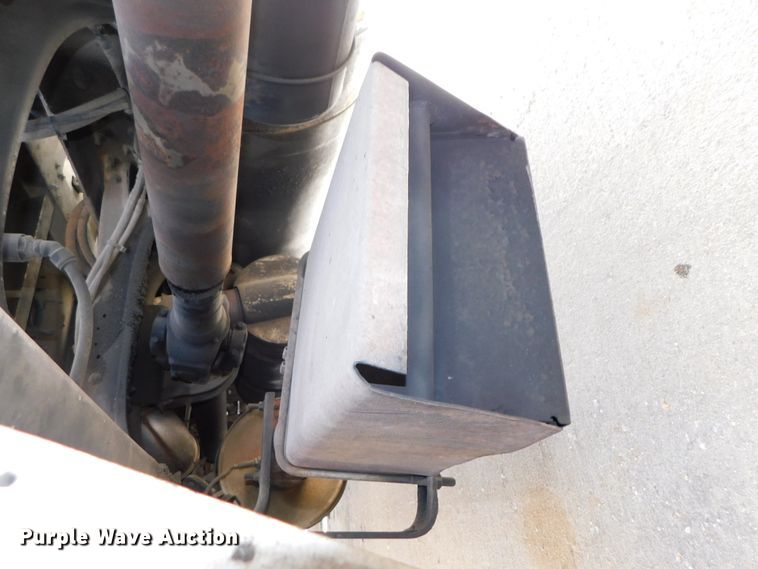 image for item DJ5870 2013 Peterbilt 587  semi truck