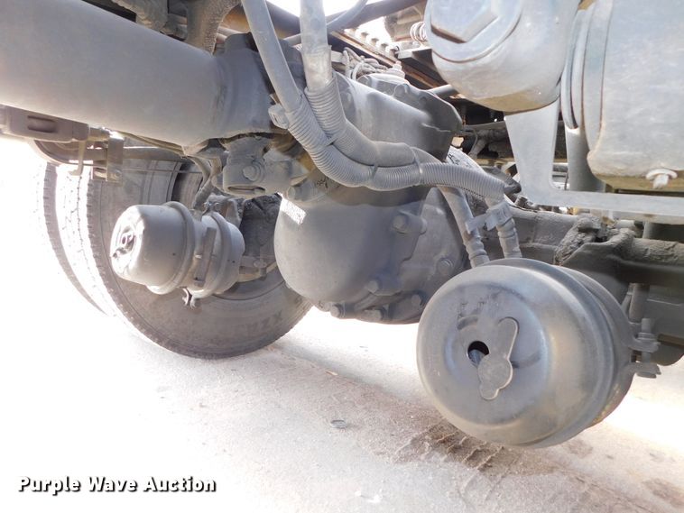 image for item DJ5870 2013 Peterbilt 587  semi truck