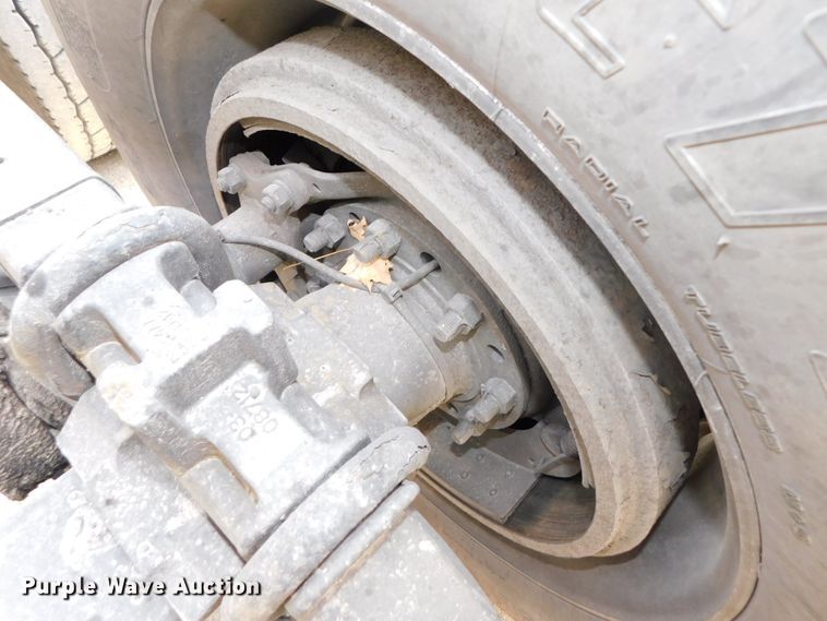 image for item DJ5870 2013 Peterbilt 587  semi truck