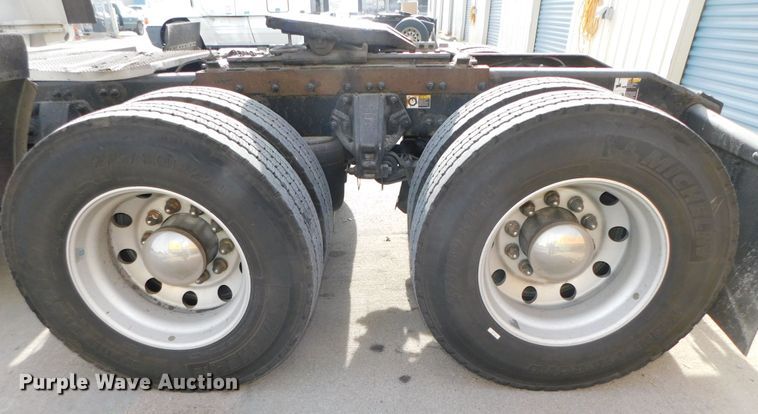 image for item DJ5870 2013 Peterbilt 587  semi truck