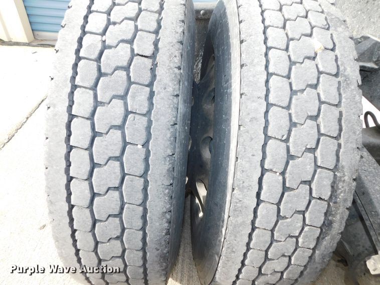 image for item DJ5870 2013 Peterbilt 587  semi truck