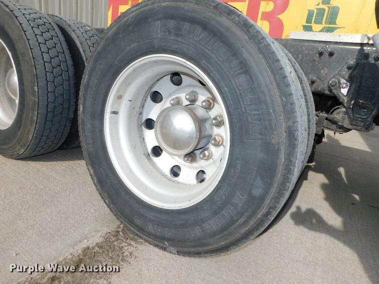 image for item DJ5870 2013 Peterbilt 587  semi truck