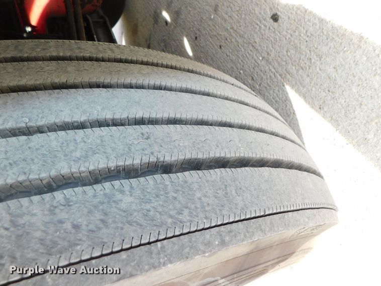 image for item DJ5870 2013 Peterbilt 587  semi truck