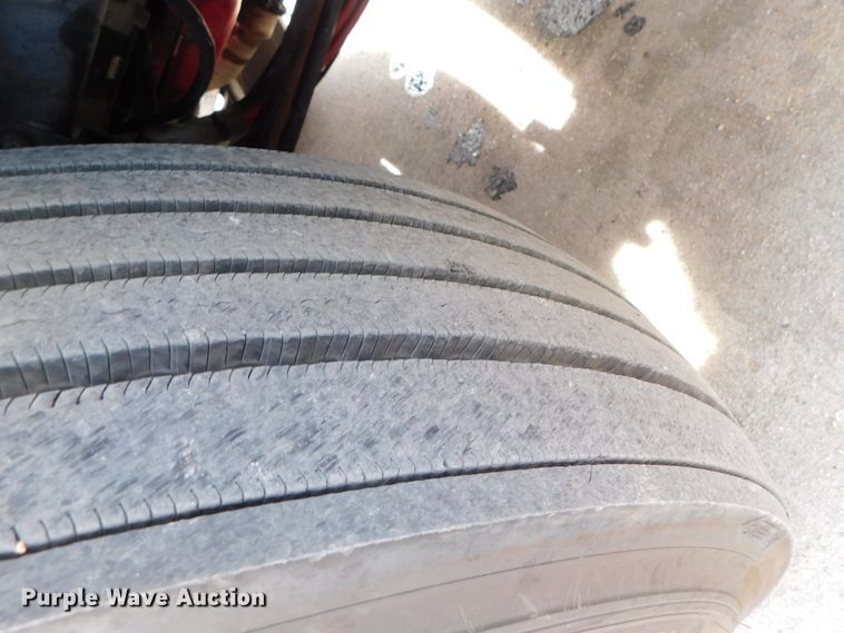 image for item DJ5870 2013 Peterbilt 587  semi truck