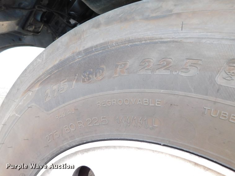 image for item DJ5870 2013 Peterbilt 587  semi truck