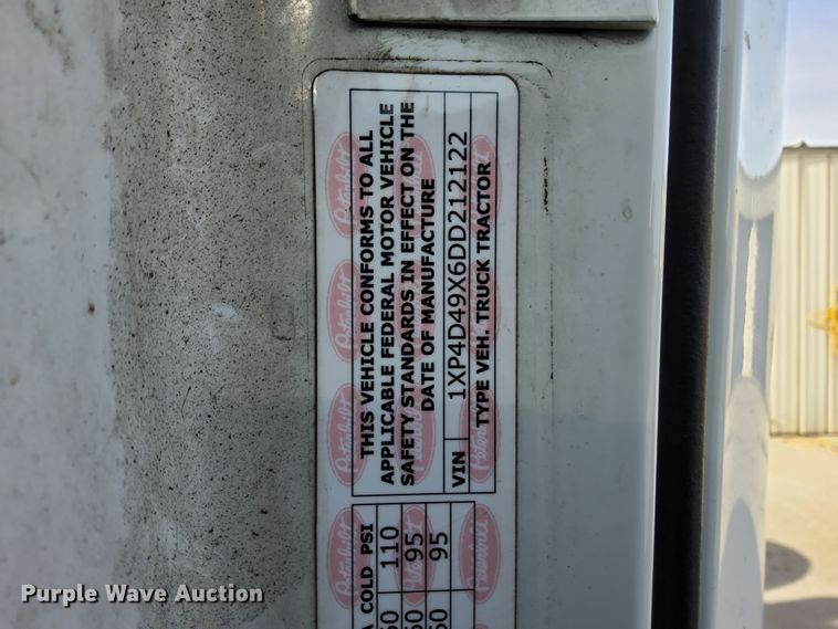 image for item DJ5870 2013 Peterbilt 587  semi truck