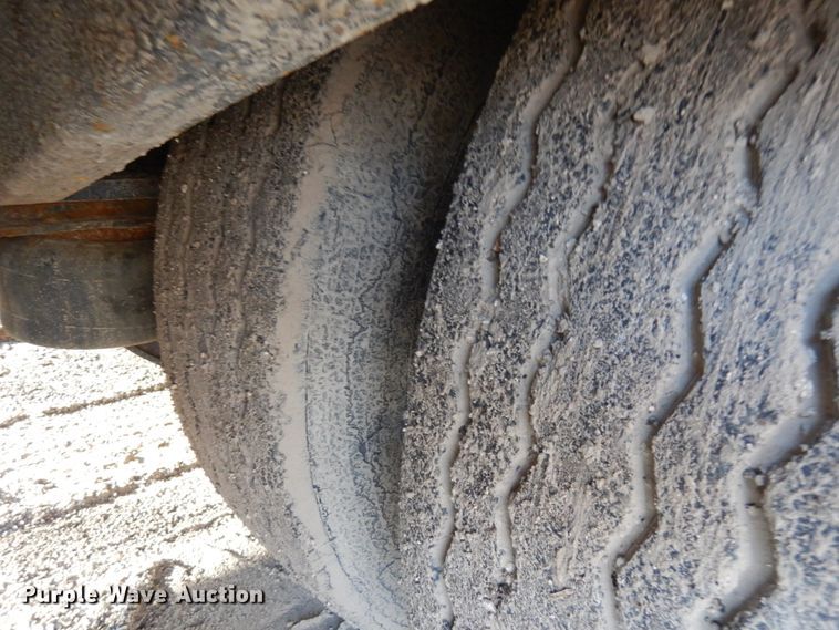 image for item DJ6052 1999 Ledwell drop deck equipment trailer