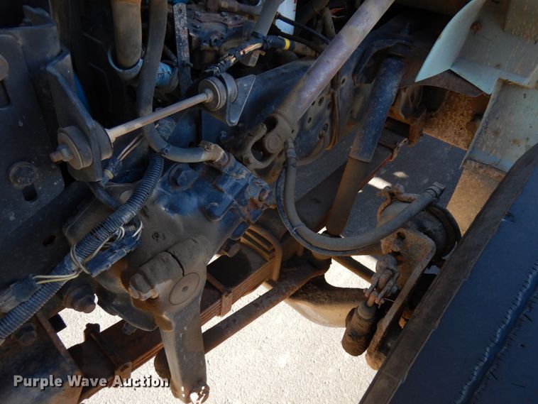 image for item DJ6066 2001 International 4900  refuse truck