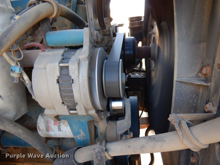 image for item DJ6066 2001 International 4900  refuse truck