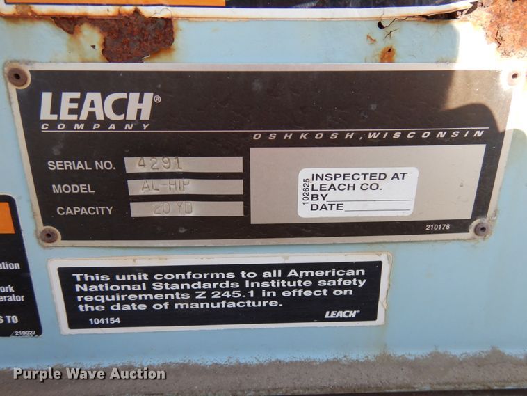 image for item DJ6066 2001 International 4900  refuse truck