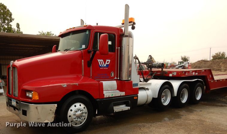 image for item DJ6516 1994 Kenworth  semi truck