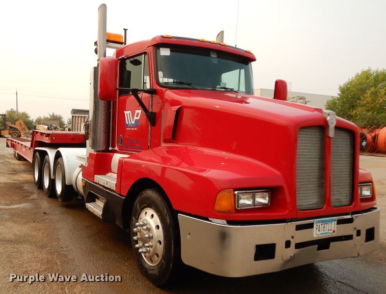 image for item DJ6516 1994 Kenworth  semi truck