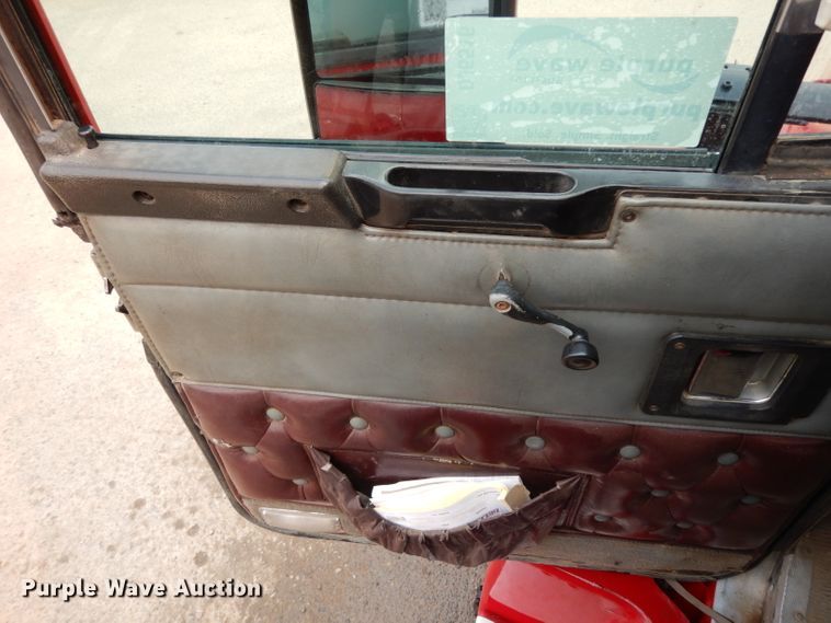 image for item DJ6516 1994 Kenworth  semi truck